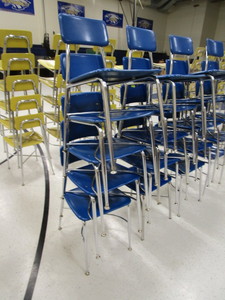 lot 295 image: (20) Student Chairs 18 Seat Height