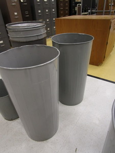 lot 85 image: (7) Trash Cans