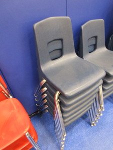lot 189 image: (11) Student Chairs 15 Seat Height