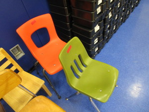 lot 194 image: (7) Misc. Student Chairs