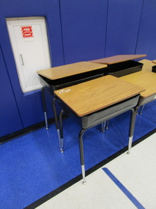 lot 196 image: (6) Student Desks