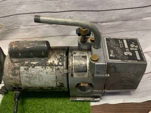 lot 14 image: FAST VAC, 12 HORSEPOWER, TWO STAGE VACUUM PUMP