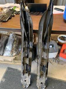 lot 28 image: PAIR OF SNOWMOBILE SKIS 42 INCH LONG
