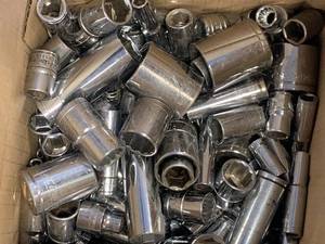 lot 35 image: 13.4 POUNDS OF MISCELLANEOUS SOCKETS