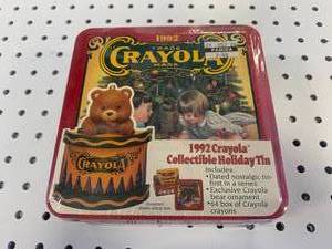 lot 60 image: New, Sealed 1992 Crayola Crayon Set