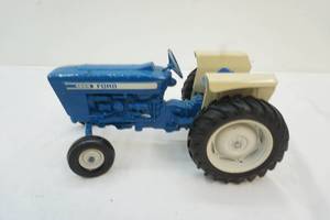 vintage diecast Ford 4600 tractor