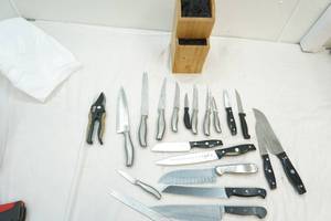 misc. knives in knife block