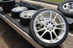 lot 306 image: Lot of (4) Tires with Inferio 8-Lug 17 Rims