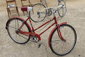lot 311 image: Schwinn 20 Womens 3-speed Street Bike Red Frame