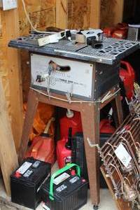 lot 318 image: 10 2 hp Table Saw