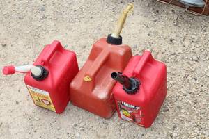 lot 321 image: Lot of (3) Plastic Gas Cans