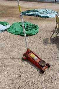 lot 328 image: Werner 2-Ton Hydraulic Service Jack
