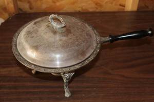 lot 381 image: 10 Silver-plate Cookware with Lid