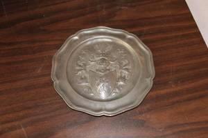 lot 396 image: 9 Pewter Coat of Arms