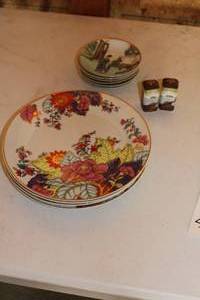 lot 400 image: Lot of (10) Tobacco Leaf Design Plates with Salt & Pepper Shakers