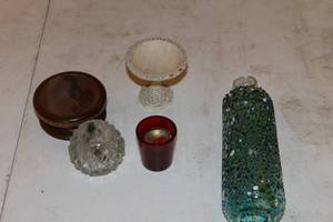 lot 404 image: Lot of (5) Holders