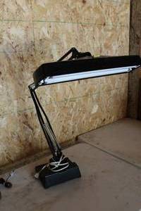 lot 407 image: Desk Lamp