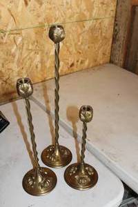 lot 413 image: Lot of (3) Candlesticks