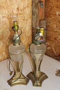 lot 411 image: Lot of (2) Glass Table Lamps