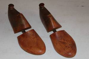 lot 428 image: Lot of (2) Vintage 7-12 Dress Shoe Inserts