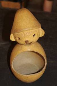 lot 454 image: 12 Stoneware Table Statue