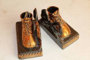 lot 466 image: Lot of (1 Set) Vintage Baby Shoes Brass Bookends