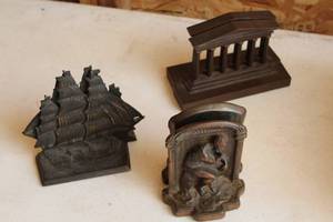 lot 465 image: Lot of (3 Sets) Bookends