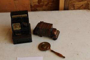 lot 478 image: Lot of (3) Table Dcor - Cash Register, Garbage Truck, Hand Mirror