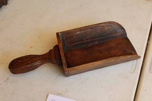 lot 485 image: Wooden Scoop