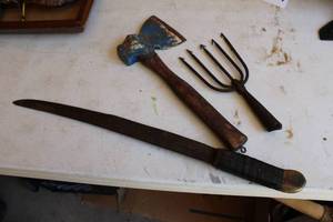 lot 509 image: Lot of (3) Hand Tools - Fish Spear Head, Hatchet, Machete
