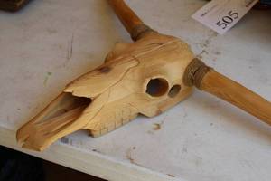 lot 512 image: Wooden Steer Skull