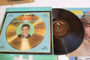 lot 518 image: Lot of (5) Vintage Elvis, Chicago LP Record Albums