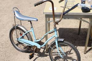 lot 313A image: Schwinn 13 Girls Single-speed Street Bike Light Blue Frame