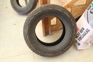 lot 891 image: Cooper Discoverer AT3 27565R18 Tire
