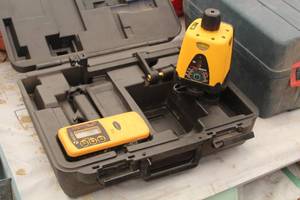lot 914 image: Lasermark LM-30 Laser Level with Case