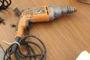lot 943 image: Ridgid 12 Drill