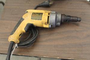 lot 952 image: DeWalt DW268 Versa-Clutch Screwdriver