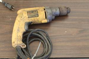 lot 953 image: DeWalt DW235G 12 Drill