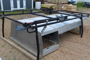lot 888 image: Truck Bed Rack