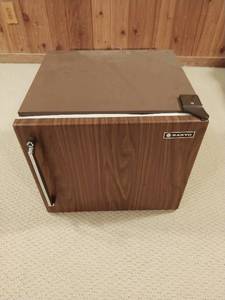 Sanyo Mini Fridge
