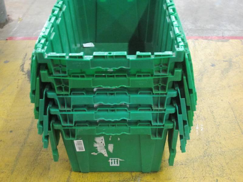 lot 754 image: 5 Pack of Buckhorn Stackable Attached Lid Containers 39160- 27x16-78x12-12