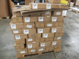 lot 711 image: Roughly 2,800 Boxes of New Goodfellow & Co Adult Reusable Face Masks