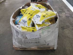 lot 714 image: Pallet of 1,370 lbs of Diamond Crystals Solar Naturals Salt Crystals for Water Softeners