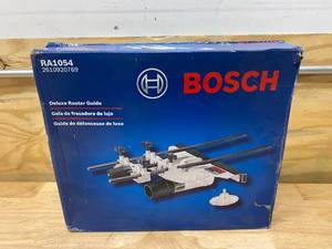 BOSCH Deluxe Router Edge Guide Accessory with Dust Extraction Hood and Vacuum Hose Adapter