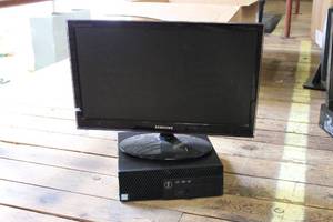 Lot Of 4 Desk Top Computer And Five 17 Inch  Computer Monitors