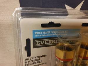 Everbuilt gas water heater supply line kit, NEW