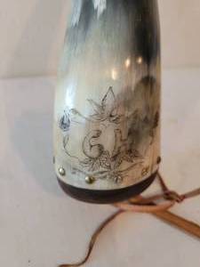 Hand Carve  Powder Horn w Leather Strap for Civil War Re-Enactment Colonial Black Powder Civil War Repro Revolutionary - Mountain Man