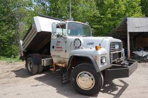 1992 Ford L8000 Dump TruckPlow Truck