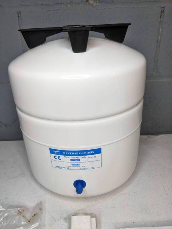 lot 1413 image: Reverse Osmosis Water Storage Pressure Tank & Misc. Parts X