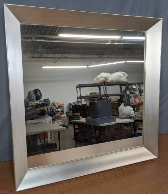lot 131 image: Elegant Framed Mirror N
